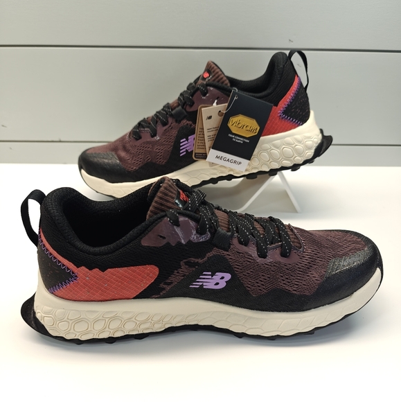 New Balance Fresh Foam Hierro V7 GTX Megagrip Trail Running Sneakers Women's 9.5 - Picture 3 of 11